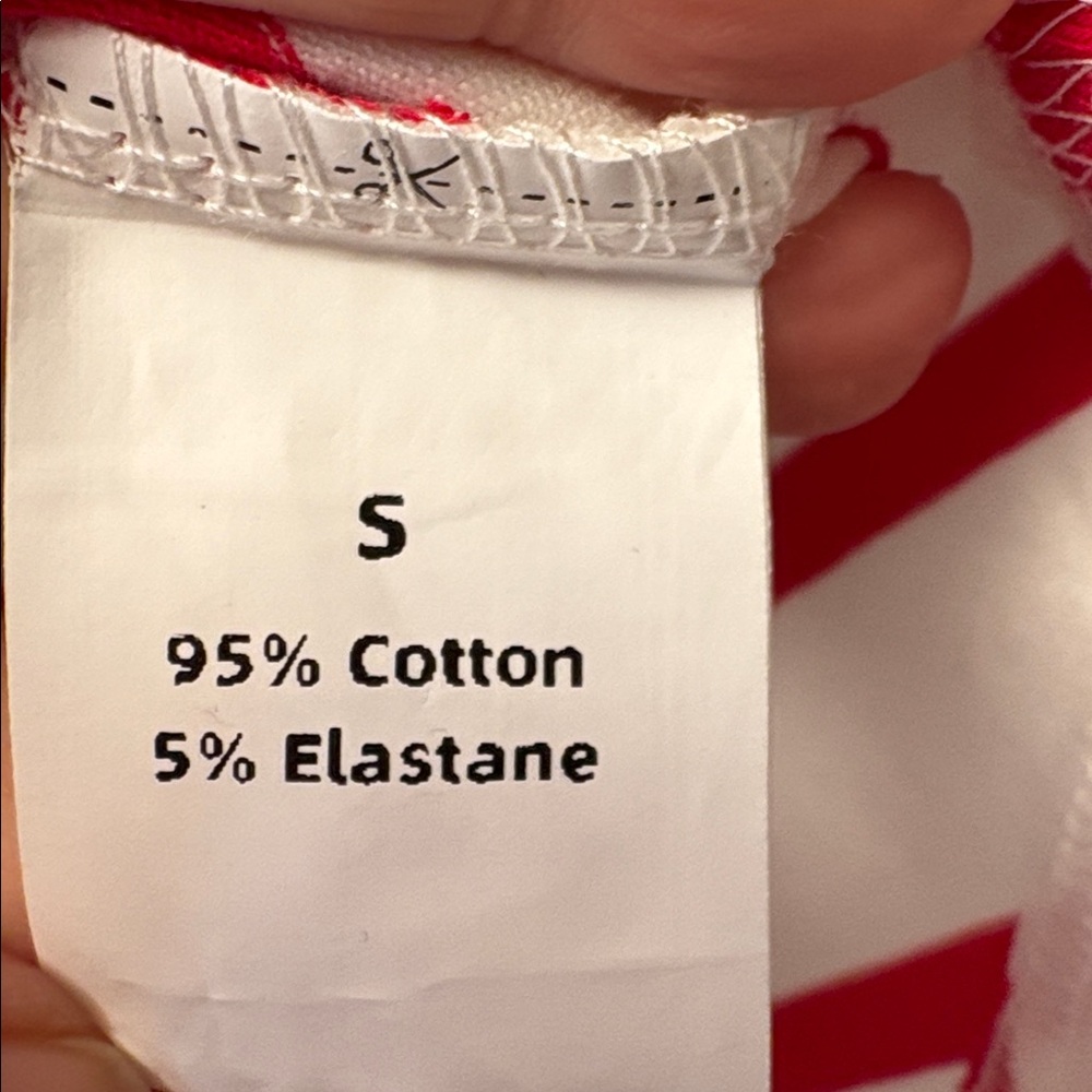 NWT LILYCOCO red and white tee. 95% Cotton and 5% Elastane. Sz S but can fit M. - Picture 5 of 7